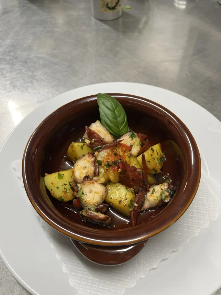 Polipo e Patate: Gebratener Oktopus mit scharfer Salami – Ristorante Rosi & Dani in Puschendorf