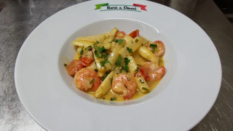 Penne al Salmone: Penne in Sahnesauce – Ristorante Rosi & Dani in Puschendorf