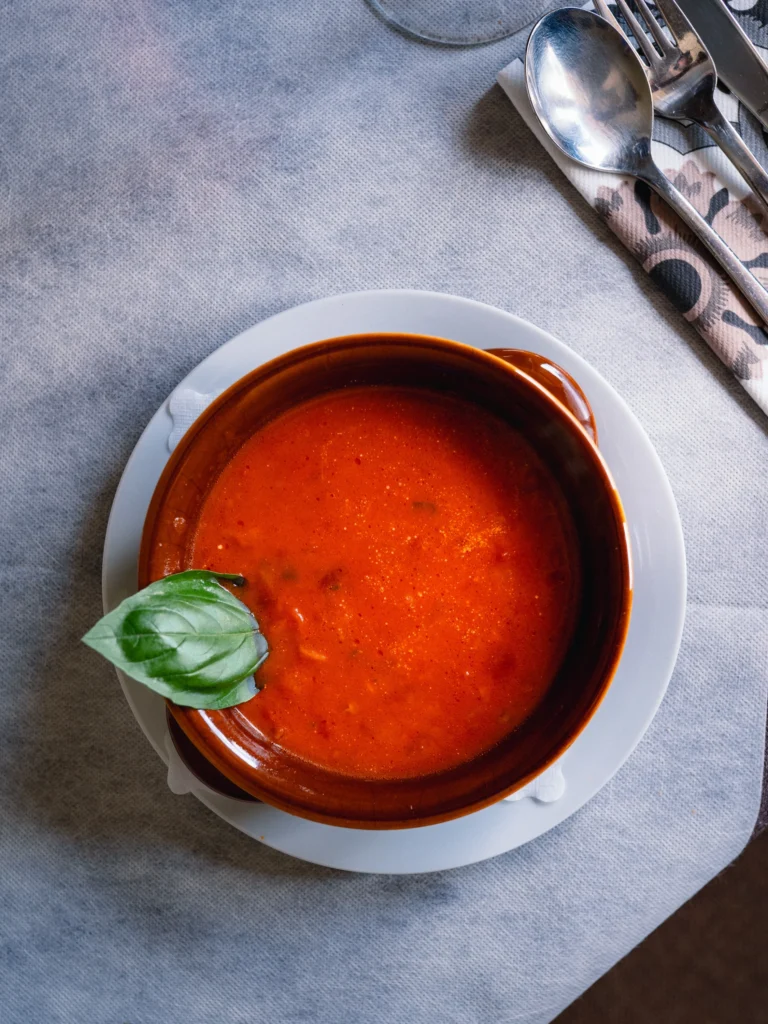 Zuppa di Pomodoro – Tomatensuppe mit Basilikum – Ristorante Rosi & Dani in Puschendorf